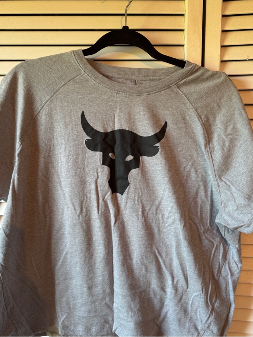 Under Armour Women's Gray Muscle Tee with Black Bull Graphic